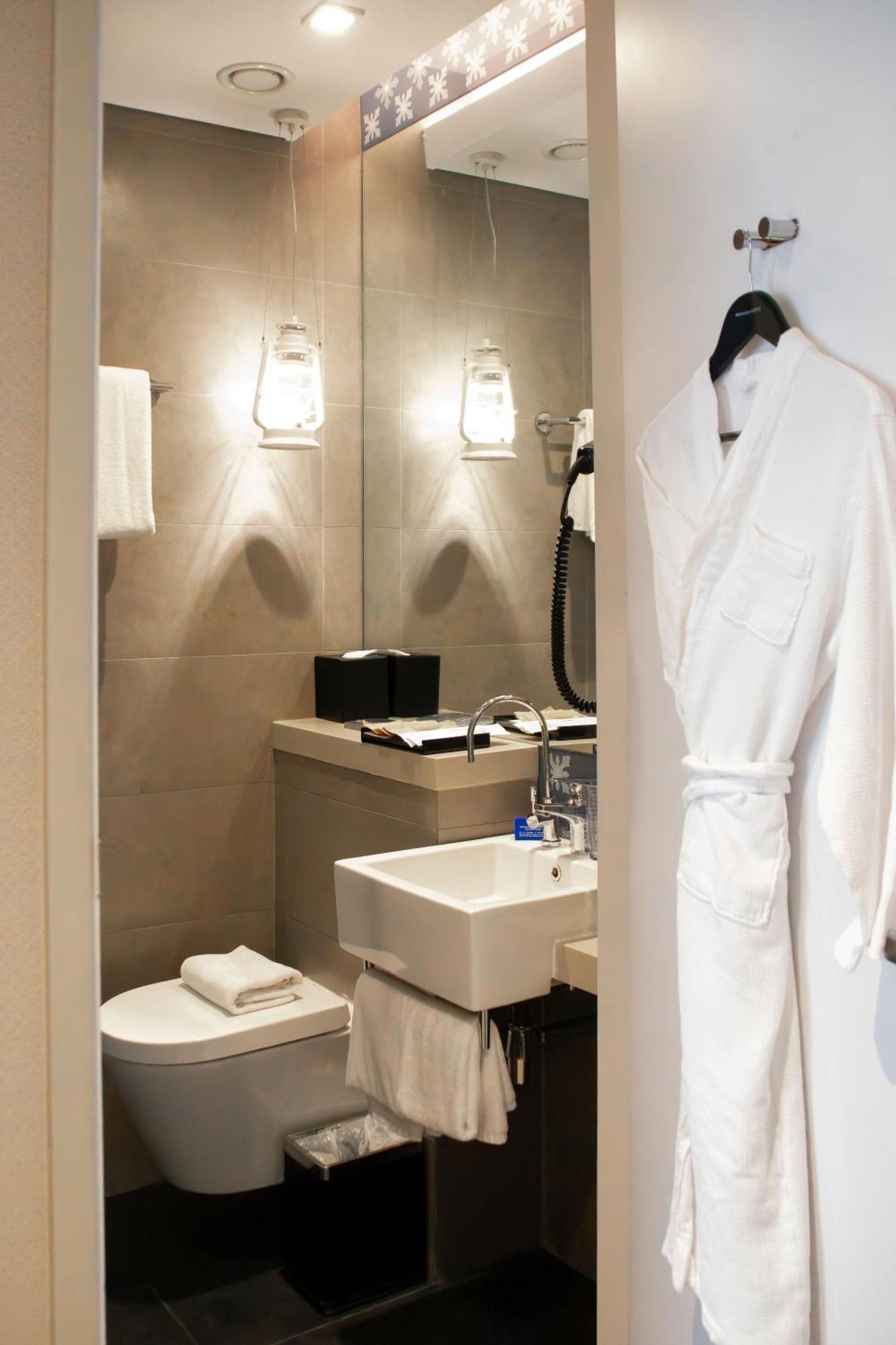 Mercure On Stevens 4*