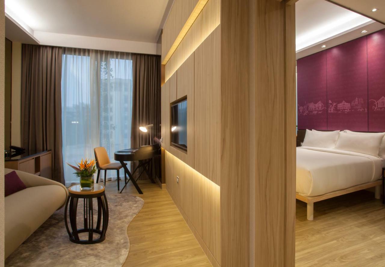 Khách sạn Mercure On Stevens 4*